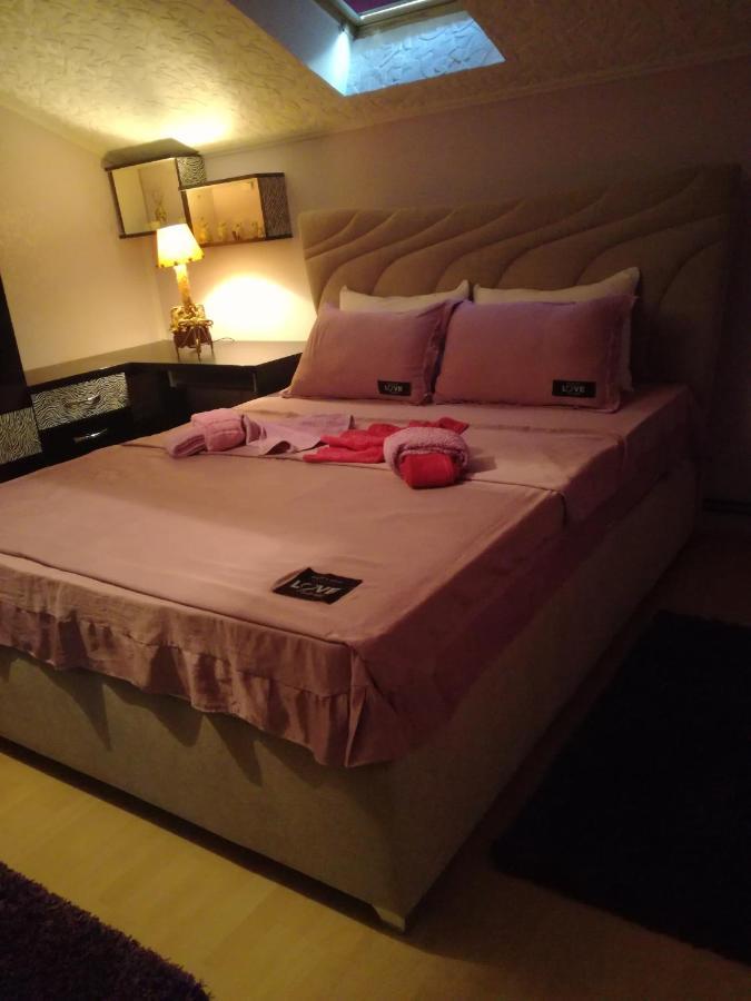 Appartamento Apartman Gaga Pirot Esterno foto