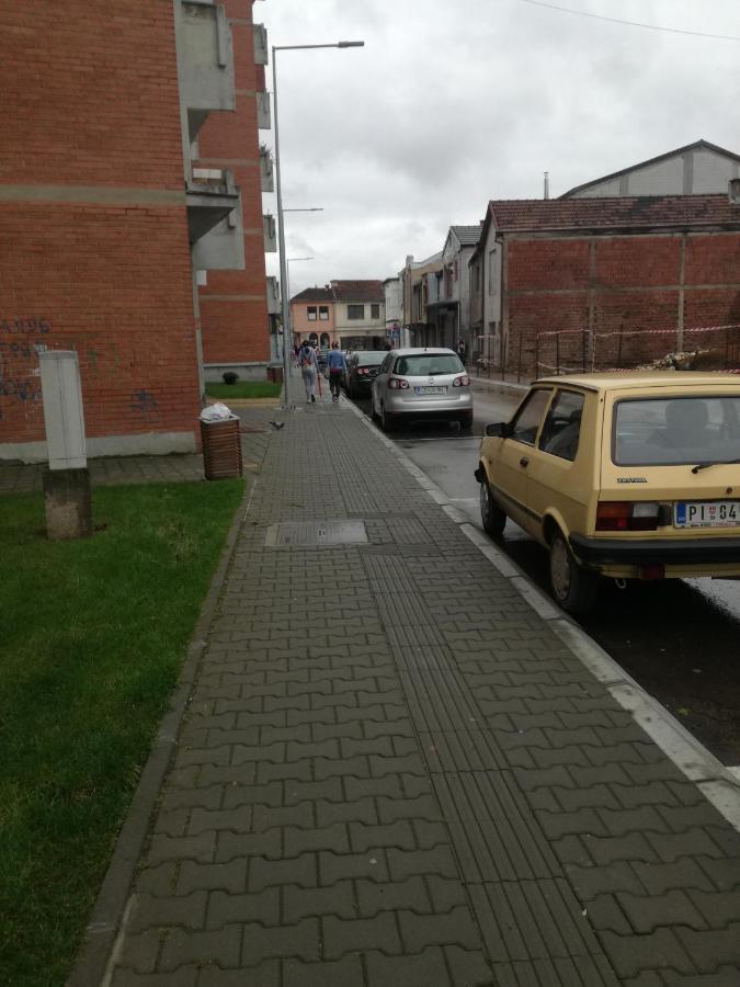 Appartamento Apartman Gaga Pirot Esterno foto