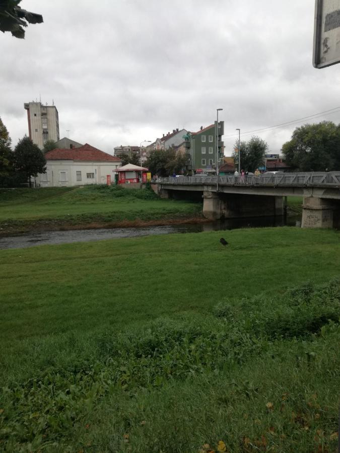 Appartamento Apartman Gaga Pirot Esterno foto